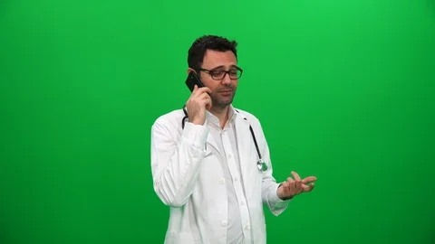 Doctor Talking on Phone Vidéo 88651973