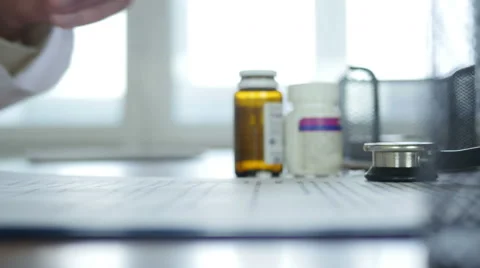 Doctor Typing On Tablet Pc Stockbeeldmateriaal 64065893