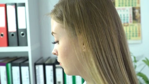 Doctor Use Tablet Computer and Controlling X-Ray 스톡 동영상 74527460