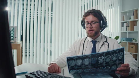 Doctor Using Advanced Technology for Diagnosis and Treatment in Digital World Stock Footage 289391102