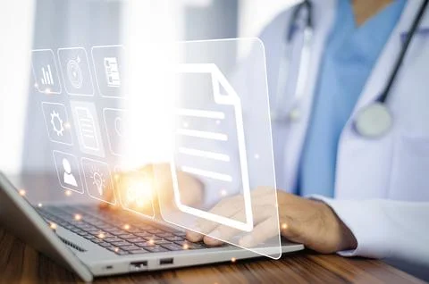 Doctor using computer working in hospital, Doctor using computer checking d.. Foto stock