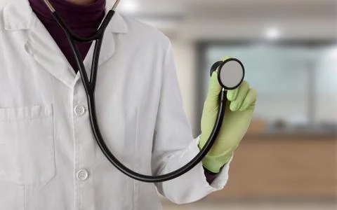 Doctor using stethoscope Stockfoto's