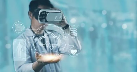 Doctor using VR headset to access cloud healthcare data, future medical tec.. Foto stock