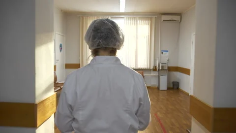 Doctor walks Stock Footage 148486628