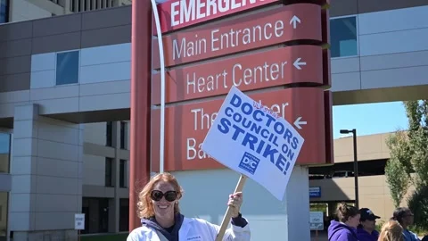 Doctors and hospice nurses strike at Allina Health's Mercy Hospital in Minnesota Stock Footage 345762886