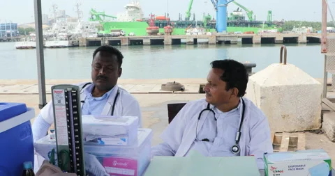 Doctors Team together at a harbor 스톡 동영상 326288768