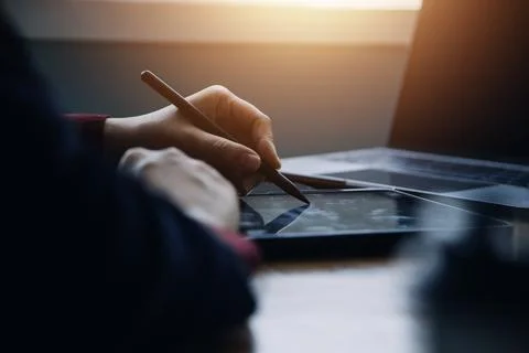 Document Businessman working modern computer Document Management System (DM.. 스톡 사진
