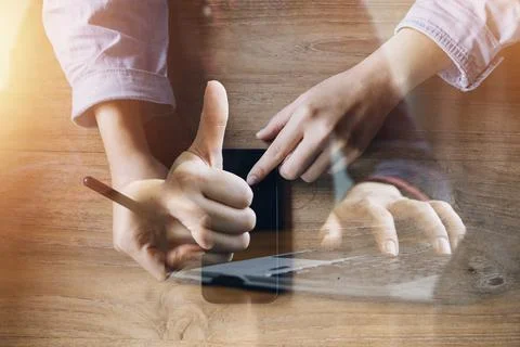 Document Businessman working modern computer Document Management System (DM.. 스톡 사진