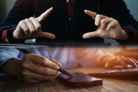 Document Businessman working modern computer Document Management System (DM.. 스톡 사진