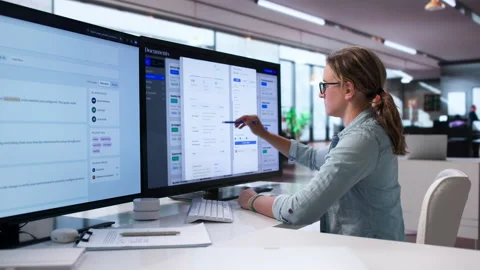 Document Manager Efficiently Organizes Files Stockbeeldmateriaal 341000836