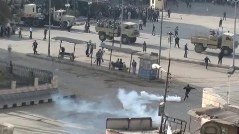 Documenting protesters' gatherings in Cairo Stock Footage 114804543