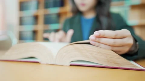 Documents Video stock 150402295