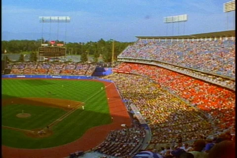 Dodger Stadium, crowd, wide shot Video stock 869408