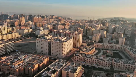Doha, Qatar: Aerial view of resort city and modern business hub 库存影片 334579285