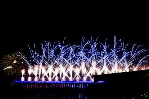 Doha, Qatar - April 10, 2024: Katara Cultural Village Eid Celebration Fireworks. Foto stock