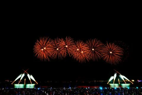Doha, Qatar - April 10, 2024: Katara Cultural Village Eid Celebration Fireworks. Foto stock
