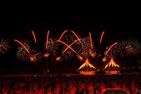 Doha, Qatar - April 10, 2024: Katara Cultural Village Eid Celebration Fireworks. Foto stock