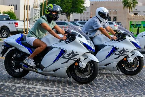 Doha - Qatar - March 19, 2024: A motorcycle driver riding a sports bike on an as Foto stock