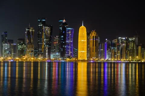 Doha skyline at night, Qatar, Middle East Foto stock