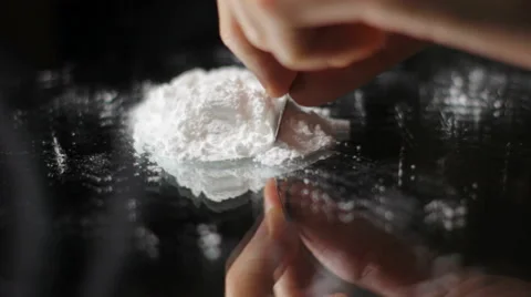 Doing Drugs on Mirror  Video stock 61022470