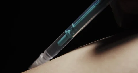 Doing a heroin injection in vein Stock Footage 91068150