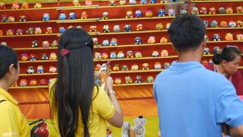 Doll shooting game Stock-Footage 107828948