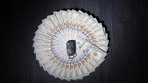Dollar banknotes in the shape of a circle are spinning on a wooden table Stock-Footage 262521428