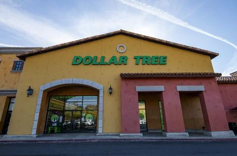 Dollar Tree general retail store front entrance logo Stock Photos