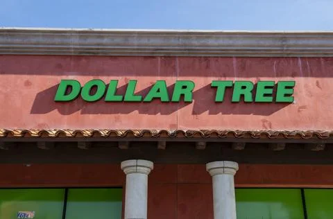 Dollar Tree general retail store front entrance logo Stock Photos