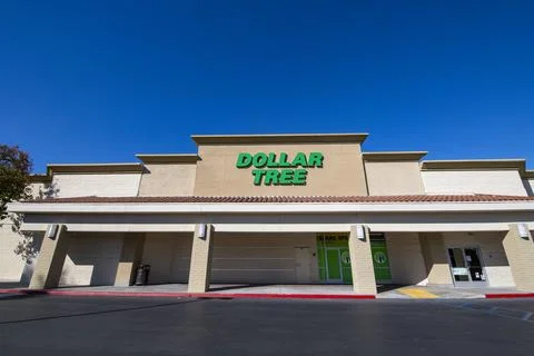 Dollar Tree general store front entrance. Logo, sign, marquee, advertisement Stock Photos