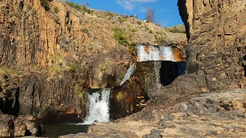 Dolly a cascadas Stock Footage 128212935