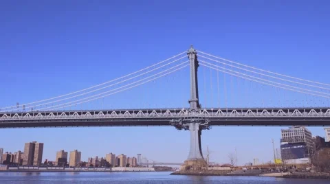 Dolly in on Manhattan bridge view Video stock 62200342