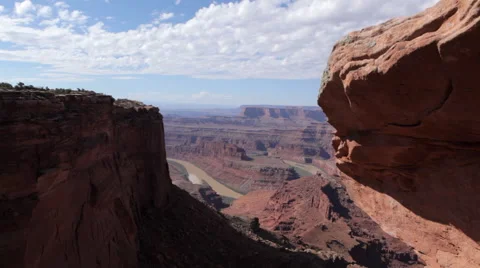 Dolly motion overlooking the Green River from Dead Horse Point near Moab Utah. Stock Footage 50525925