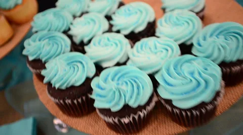 Dolly in on a set of cupcakes Stock Footage 36783504