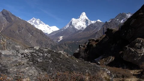Dolly Shot of Mt. Everest Видео 87048324