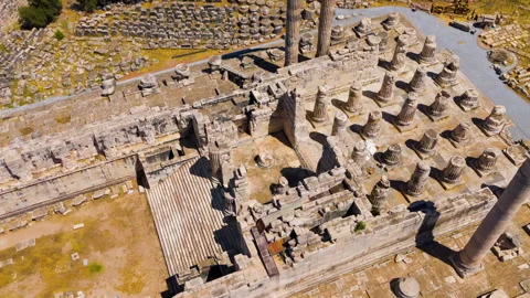 Dolly zoom. Didim, Turkey. Hellenistic heritage site of Didyma, Apollo Temple as Video stock 319980948