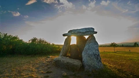 Dolmen 動画素材 78684045