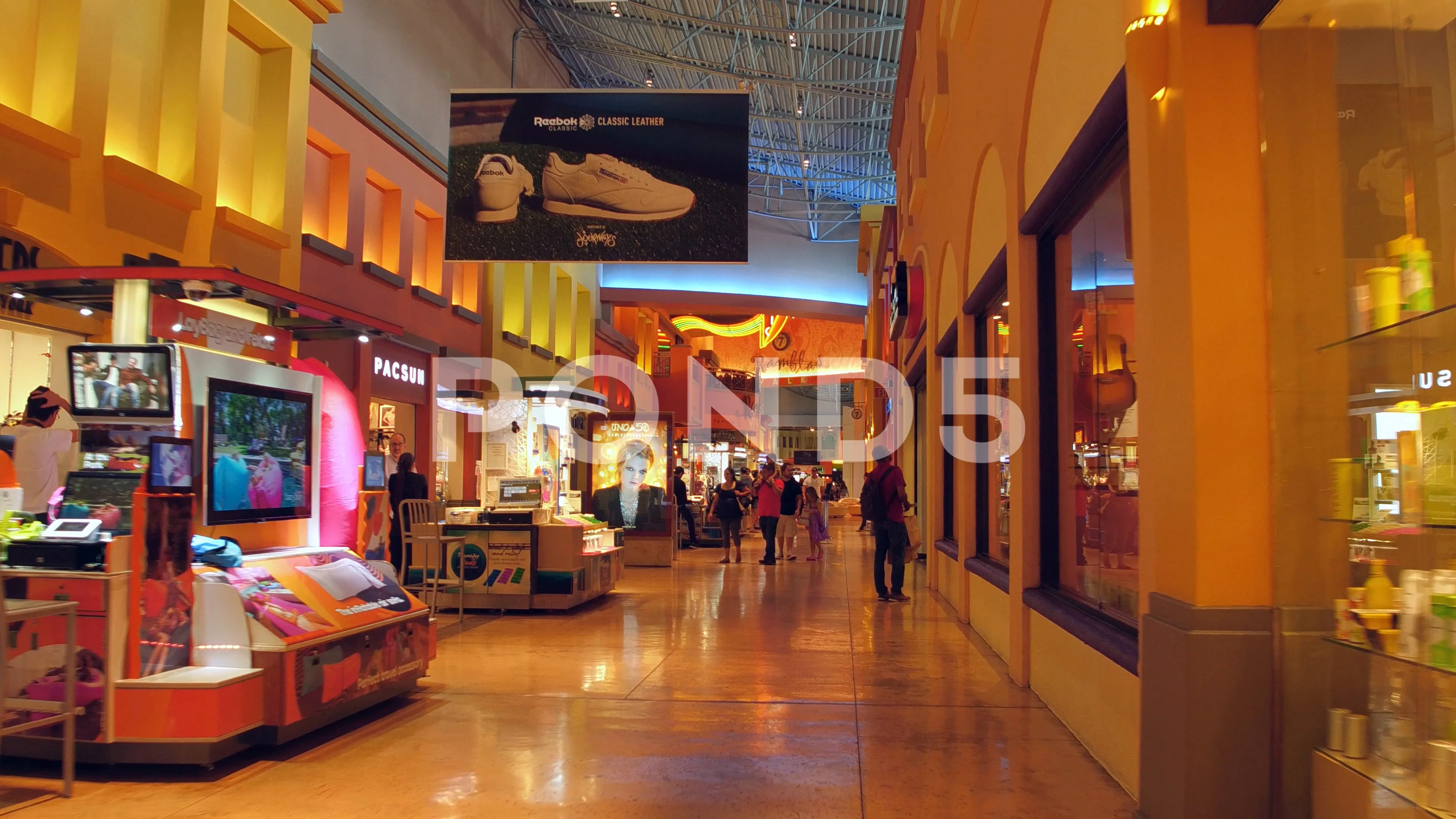 PUPAHOLIC - DOLPHIN MALL, 11401 NW 12th St, Doral, Florida