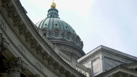 Dome and columns of the ancient cathedral Vidéo 108305829