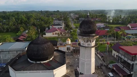 Dome and Manara Mosque typical of the past Stock Footage 156879078