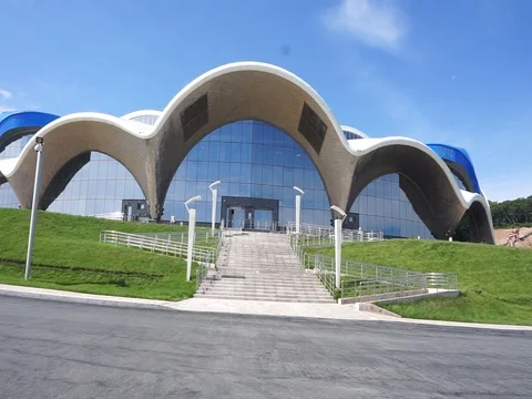 The dome aquarium Vídeo Stock 89322196