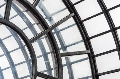 Dome ceiling with hexagonal windows in a covered market Foto stock