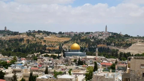 The Dome of the Rock and panoramic view to roofs in Old City of Jerusalem 스톡 동영상 77484064