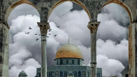 Dome of the Rock in Jerusalem Framed by Historic Stone Arches Stock Footage 289589525