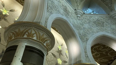 The dome space of the main prayer hall  the Sheikh Zayed Mosque Stock Footage 125583949