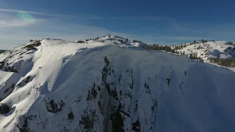Donner Summit and Ski Resort in Winter California 스톡 동영상 135840910