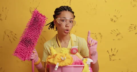 Dont do in such way. Displeased African American woman with dreadlocks makes no Stock Footage 152921282