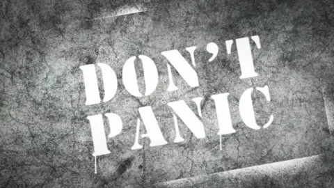 Don't panic sign spray painted on the concrete wall 動画素材 150549332