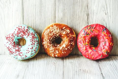 Donuts covered with multicolored glaze. Foto stock