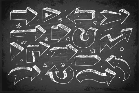 Doodle sketch arrows hand drawn with white chalks on blackboard background Illustrazione stock